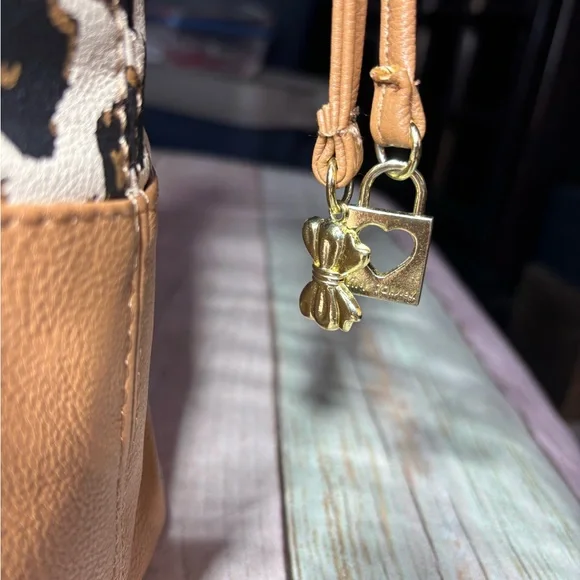 Betsey Johnson Tan Leopard Print Tote Bag - Picture 4 of 16